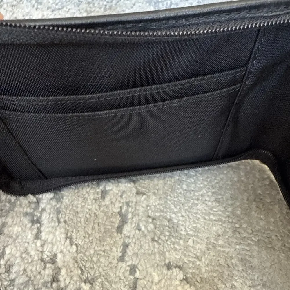 Coach Black Genuine Leather Small Zip Around Card Case notebook holder Vintage